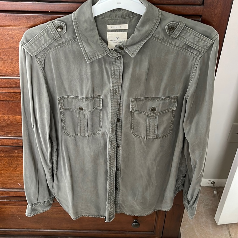 American Eagle soft green button down with flowers on the back